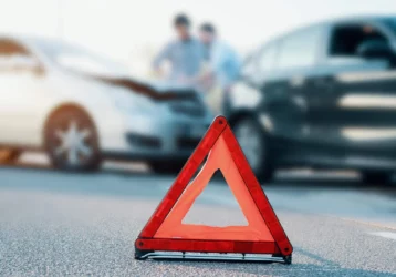 Obowiązkowe wyposażenie samochodu – sprawdź, czy w Twoim aucie niczego nie brakuje