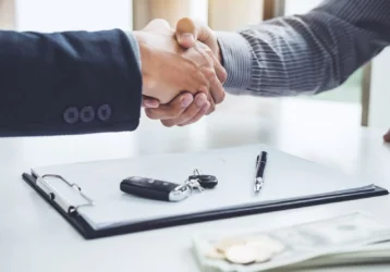 Gdzie zgłosić sprzedaż auta? Poznaj wszystkie niezbędne formalności