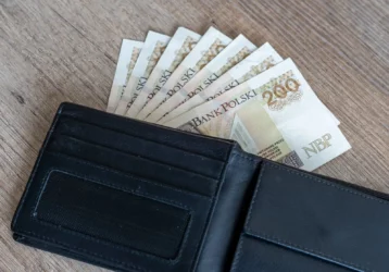 Kredyt 100 tysięcy – gotówkowy czy hipoteczny?