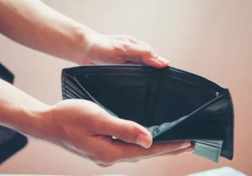 Jak skutecznie wyjść z długów i nie wpaść w nową spiralę zobowiązań?