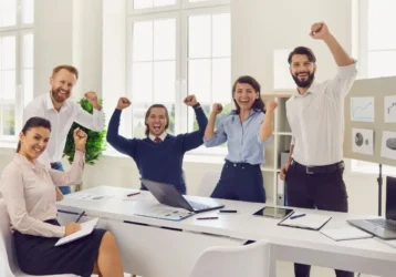 Faktoring online – czy warto skorzystać z tej formy finansowania?